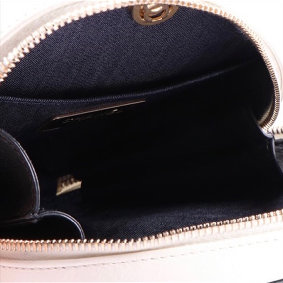 Chanel En Vogue Small Round Bag - Picture 7 of 11